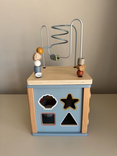 Little Dutch activity cube
