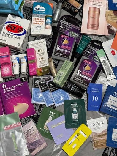 Bargain travel makeup, skin and haircare and more  bundle new