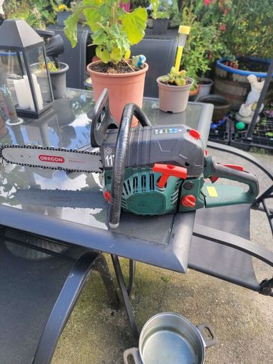 chainsaw
