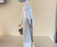Lladro 5552 Morning Chores Vintage Porcelain Figurine in White Gloss - RARE FIND