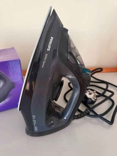 Philips 3000 Series Steam Iron, a 2600 W appliance