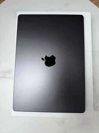 Apple MacBook Pro 14 M5 16GB 512GB AppleCare Dec'28