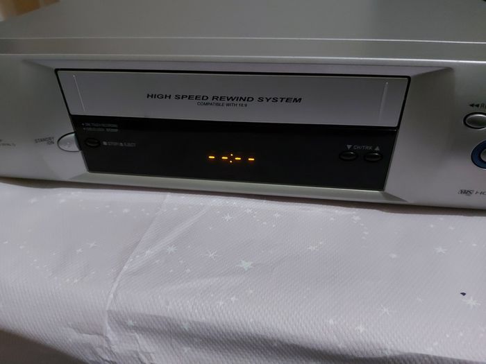 DAEWOO VHS Player, Silver, Model No. ST220PI, in excellent condition, seems to be working fine