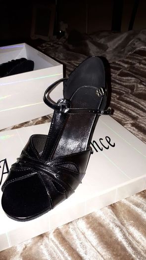 ladies dance shoes