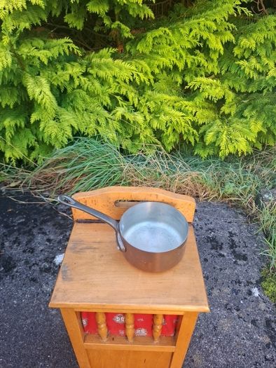 12cm copper pot postage possible