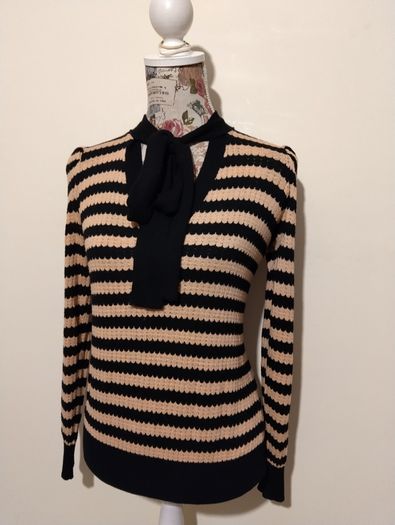 Beautiful Gallery Jumper Top