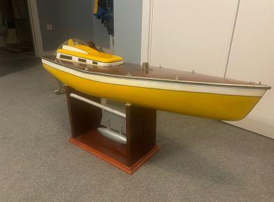 Model yacht