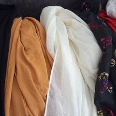 Loads scarfs
