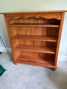 Wooden shelf unit