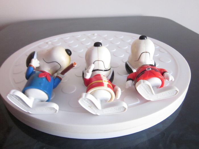Mc Donald's Happy Meal Toys Snoopy Toy World Tour 1999