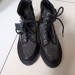 River Island Black/Diamond Patterned Ankle l Boots.  S.39-6.