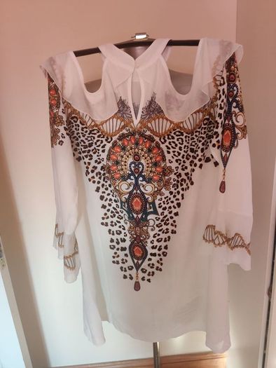 Venus  white cold shoulder detailed exclusive blouse size UK14/16 EU42/44 Perfect condition Postage included