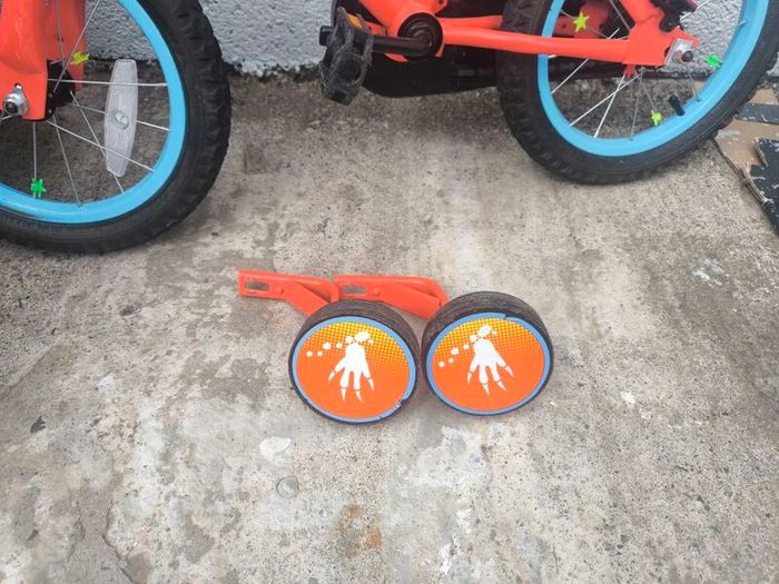 Apollo Claws Kids Bike - 14" Wheel