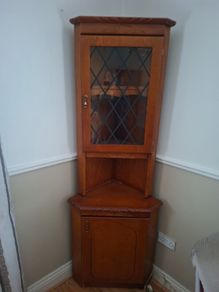 Corner display unit