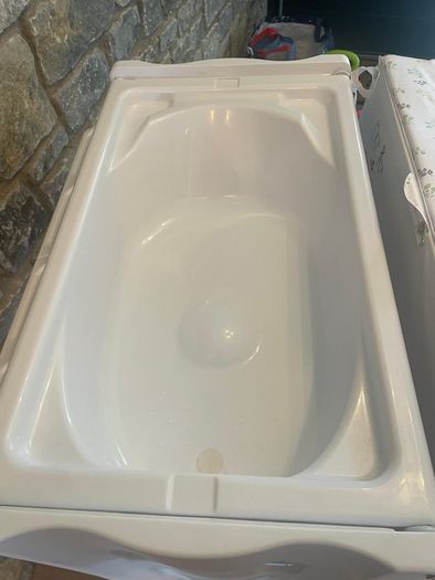 babylo baby changing table and bath with storage