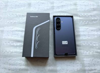 Samsung Galaxy S26 256gb brand new open box, Zero cycle count, 2 years manufacturers warranty,
