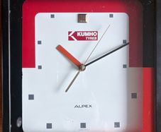 Kumho tyres clock made by alpex japan c1990s