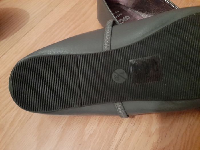 Girl's shoes