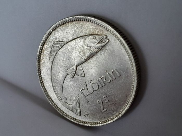1941 Ireland 2 Shilling silver coin High Grade