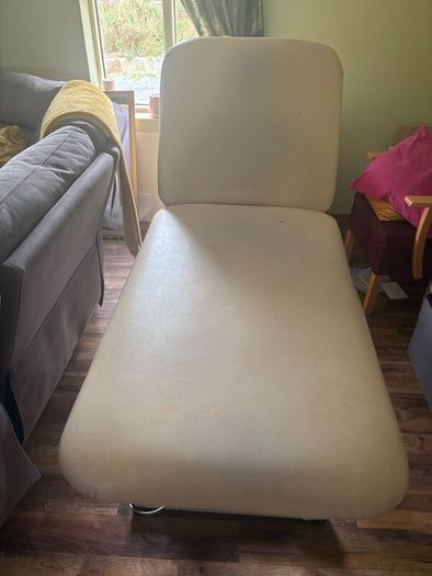 Beautician bed