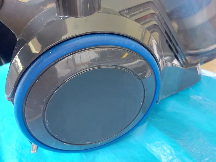 Morphy Richards Perform Air Vacuum Cleaner, Model No. 980520, 750W, AAARATED, in excellent condition, great suction
