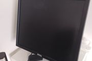 Monitor Dell, comes with power cable and VGA