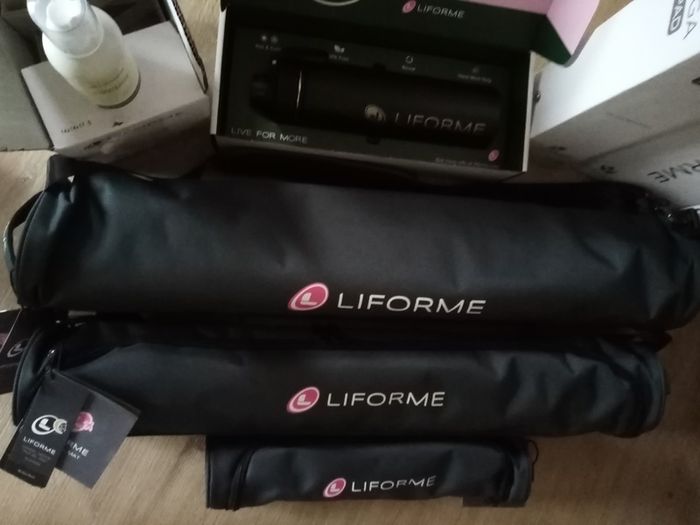 Liforme - Yoga Mat, Yoga Travel Mat, Yoga Pad, Water Bottle & Mat Cleaning