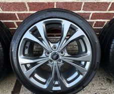 Set of 4 Ford Alloy Wheels with Tires  800  For