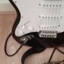 lefthand electric guitar and 20 watts amp Image 7
