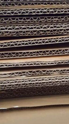 Heavy duty Extra Large (90cm x 60cm x 50cm) cardboard boxes ideal for moving homes