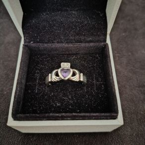 Vintage Purple Cubic Zirconia Sterling Silver Irish Claddagh Solitaire Ring