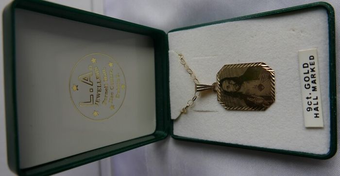 Vintage 9ct Yellow Gold 10Ct 417 Pendant and 9Ct 375 Necklace Sacred Heart Jesus Christ Pendant Necklace, Catholic Jewelry Gift, Religious Gift 4.4g
