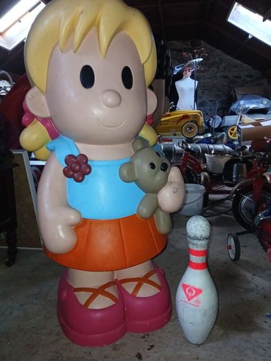 vintage shop display