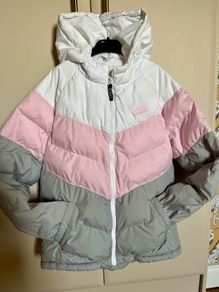 Nike girls puffer jacket XL 158-170cm 13-15yrs