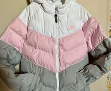 Nike girls puffer jacket XL 158-170cm 13-15yrs