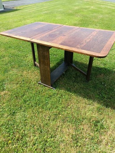 Antique hardwood Leaf table