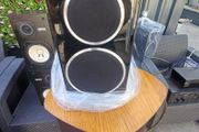 What Hi-Fi best Speakers award Wharfedale Diamond 220 black Zebra edition like new stunning