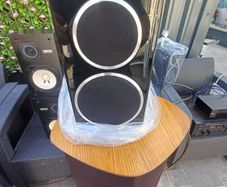 What Hi-Fi best Speakers award Wharfedale Diamond 220 black Zebra edition like new stunning