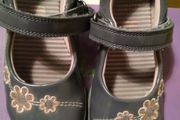 Toddler Shoes - Clarks size 7