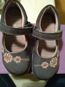 Toddler Shoes - Clarks size 7