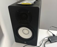 Two Yamaha HS 5 Active Powered Studio Monitors Bundle 140 for both