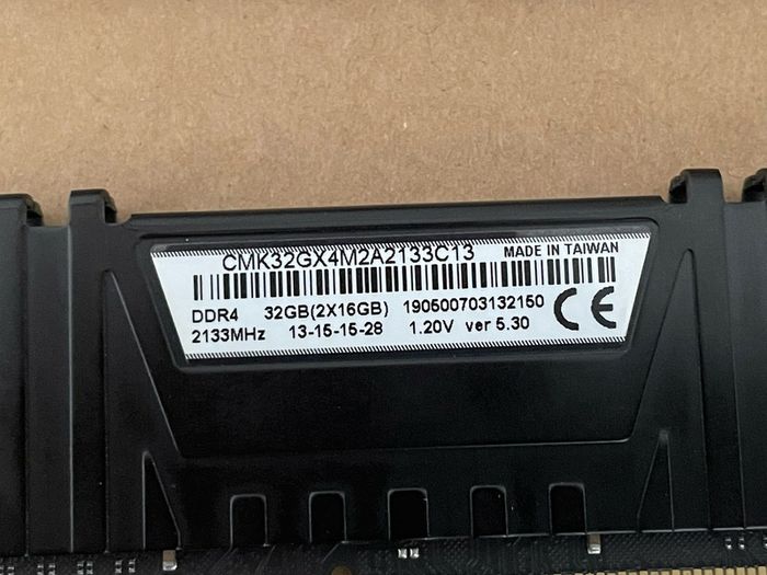 Corsair Vengeance LPX DDR4 32gb ram ( 2x16gb )