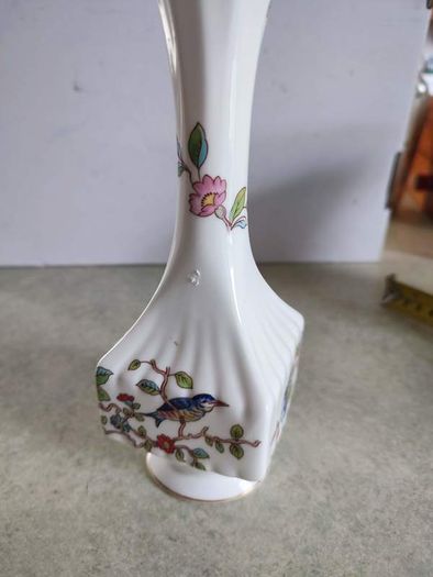 Rare find 1980 AYNSLEY Bone China PEMBROKE 7 Inch Bud Vase with Gold Trim Made in England