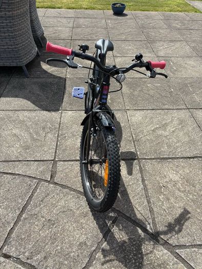 Girls 20 inch bike barely used