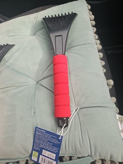 ice scraper brand new. 5 euro each