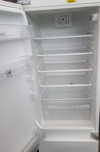 Integrated fridge freezer for sale
