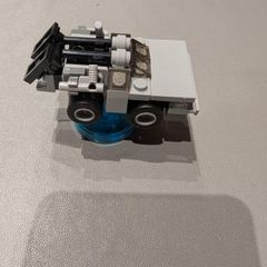 lego dimensions Delorean and Marty mc fly stand