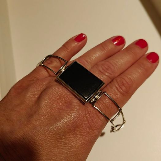 Vintage silver bracelet with onyx stone