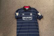 Roy Keane Manchester United retro jersey