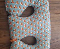 Twin feeding pillow
